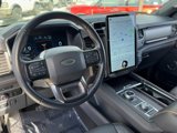 Used 2023 Ford Expedition Platinum image 3