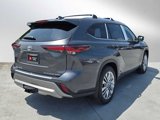 New 2025 Toyota Highlander Platinum image 3