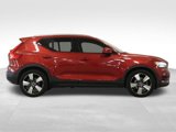 Used 2019 Volvo XC40 T5 Momentum image 3