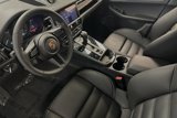 Used 2024 Porsche Macan Turbo image 4