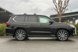 Used 2021 Lexus LX 570 4WD w/ 3rd Row & Luxury Pkg image 3