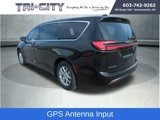 New 2025 Chrysler Pacifica Select image 3