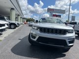 Used 2024 Jeep Grand Cherokee Limited image 2
