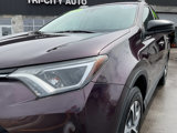 Used 2017 Toyota RAV4 LE image 2