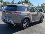 New 2025 Nissan Pathfinder Platinum image 4