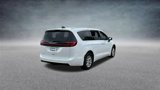 New 2025 Chrysler Pacifica Select image 4