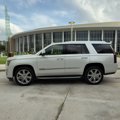 Used 2017 Cadillac Escalade Luxury image 2