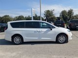 New 2025 Chrysler Pacifica Select image 2