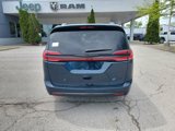 New 2025 Chrysler Pacifica Select image 4