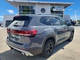 New 2025 Volkswagen Atlas Peak Edition SE image 4