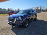 New 2025 Nissan Pathfinder SL image 3