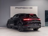 Used 2024 Porsche Cayenne image 3