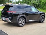 New 2025 Nissan Pathfinder Platinum image 3