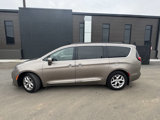 Used 2017 Chrysler Pacifica Touring-L w/ Tire & Wheel Group image 2