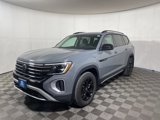 New 2025 Volkswagen Atlas Peak Edition SE image 3