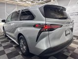 Used 2022 Toyota Sienna LE image 5