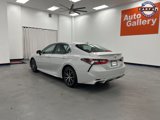 Used 2023 Toyota Camry SE image 3