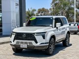 Used 2024 Lexus GX 550 image 3