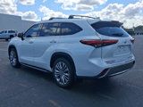 Used 2022 Toyota Highlander Platinum image 4