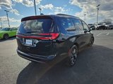 New 2025 Chrysler Pacifica Limited image 3