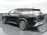 New 2025 Nissan Pathfinder SL image 3