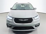 Used 2022 Chrysler Pacifica Touring-L image 2