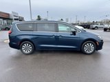 New 2025 Chrysler Pacifica Select image 2