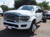 New 2026 RAM 5500 4x4 Crew Cab image 2
