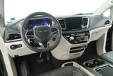 Used 2022 Chrysler Pacifica Touring-L image 2