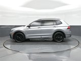 Certified 2022 Volkswagen Tiguan SE R-Line image 4
