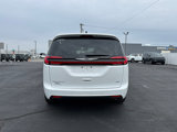 New 2025 Chrysler Pacifica Select image 4