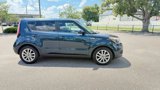 Used 2017 Kia Soul + image 5