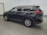 Used 2020 Nissan Rogue SV image 3