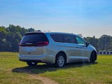 New 2026 Chrysler Pacifica Select image 4