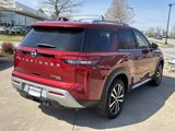 Used 2024 Nissan Pathfinder Platinum image 3