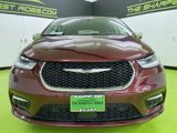 Used 2023 Chrysler Pacifica Limited image 3