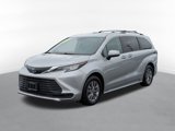 Used 2023 Toyota Sienna LE image 5