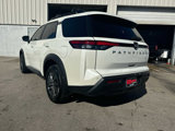 Used 2022 Nissan Pathfinder SV image 3