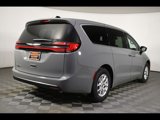 New 2025 Chrysler Pacifica Select image 2