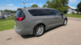 Used 2025 Chrysler Pacifica Select image 5