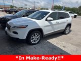 Used 2018 Jeep Cherokee Latitude Plus image 2