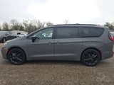 New 2025 Chrysler Pacifica Limited image 3