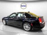 Used 2018 Chrysler 300 Touring L image 5
