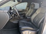 Certified 2024 Porsche Macan image 5
