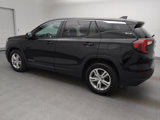 Used 2024 GMC Terrain SLE image 3
