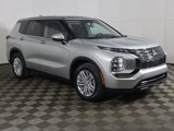 New 2025 Mitsubishi Outlander ES image 2