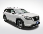 New 2025 Nissan Pathfinder Platinum image 3