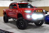 Used 2018 Toyota Tacoma TRD Off-Road image 3