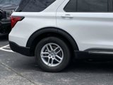 Used 2025 Ford Explorer Active w/ Active Comfort Package image 3