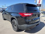Used 2021 Chevrolet Traverse LT image 3